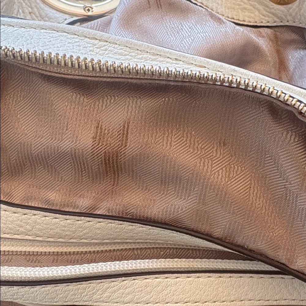 Michael Kors Soft Pebbled Leather Hobo Bag in Cream - Picture 7 of 8